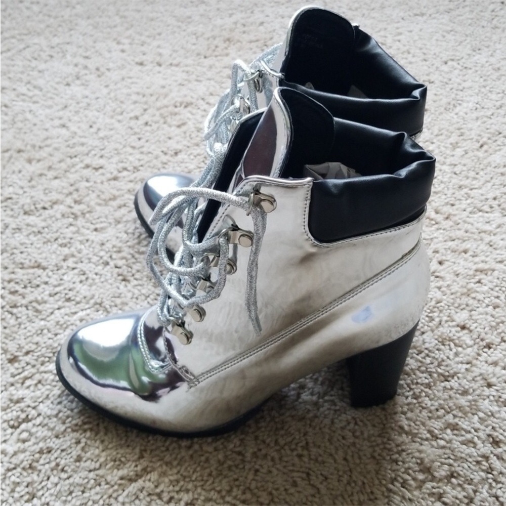 Metallic Patent Leather Chrome Silver lace up chunky high heel ankle boots Y2K - Picture 6 of 15
